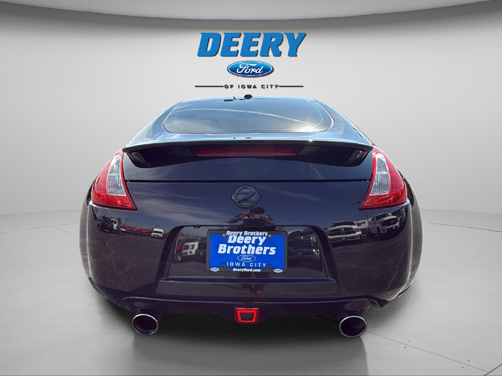 Used 2016 Nissan 370Z Coupe RWD image 12