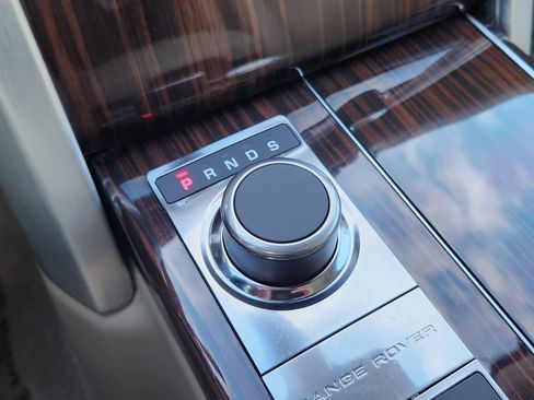 Used 2016 Land Rover Range Rover Supercharged image 11