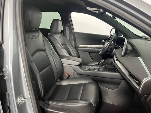 Used 2024 Cadillac XT4 Premium Luxury image 29