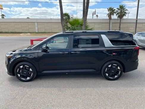 New 2026 Kia Carnival EX FWD image 4