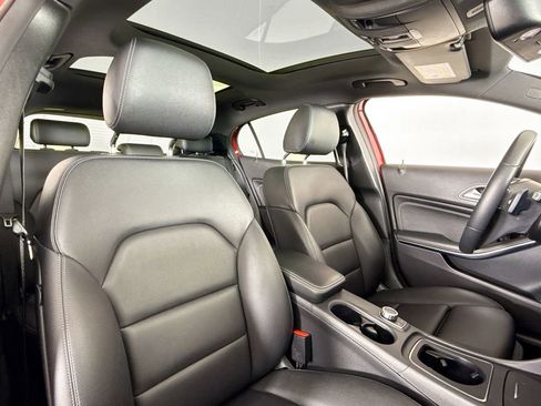 Used 2017 Mercedes-Benz GLA 250 image 14