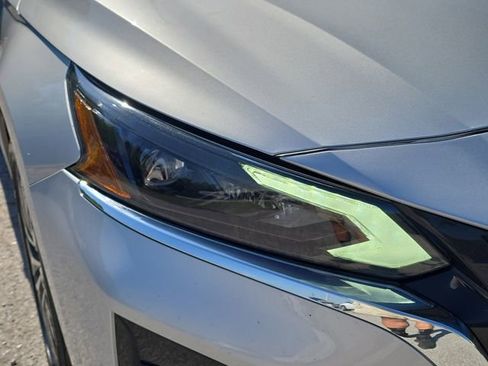Used 2024 Nissan Altima 2.5 SV FWD image 7