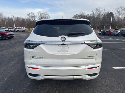 Used 2023 Buick Enclave Avenir image 4