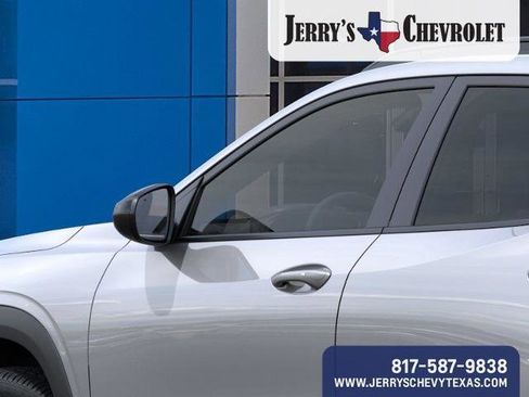 New 2026 Chevrolet Trax RS FWD image 13