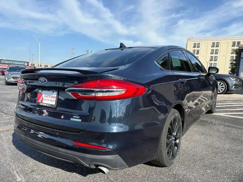 Used 2020 Ford Fusion SE w/ Equipment Group 151A FWD image 5