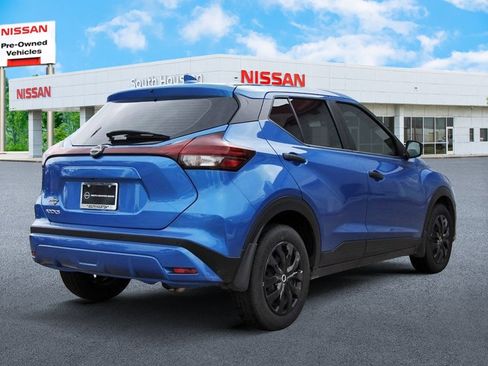 Certified 2025 Nissan Kicks Play S FWD image 4