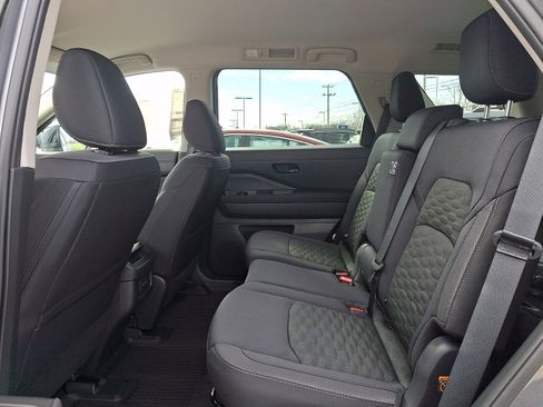 New 2026 Nissan Pathfinder SV image 5