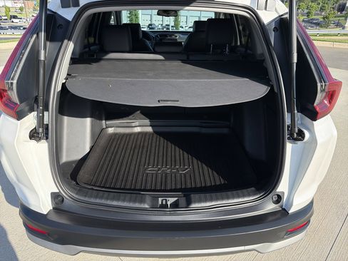 Used 2020 Honda CR-V Touring image 32