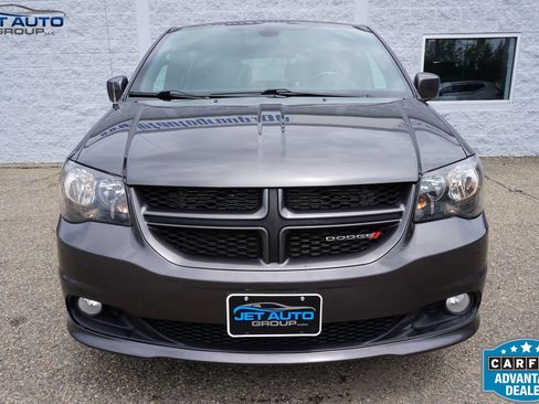 Used 2019 Dodge Grand Caravan GT FWD image 2