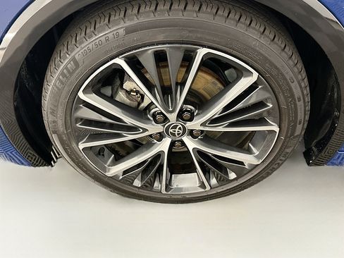 Used 2023 Toyota Prius XLE AWD/4WD image 11