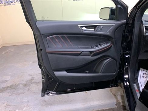 Used 2020 Ford Edge ST-Line w/ Cold Weather Package image 27