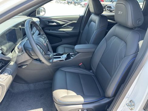 New 2026 Buick Envista Sport Touring w/ Convenience I Package FWD image 20