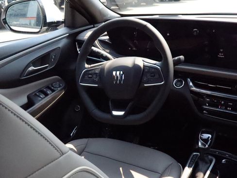 New 2025 Buick Envista Avenir image 10