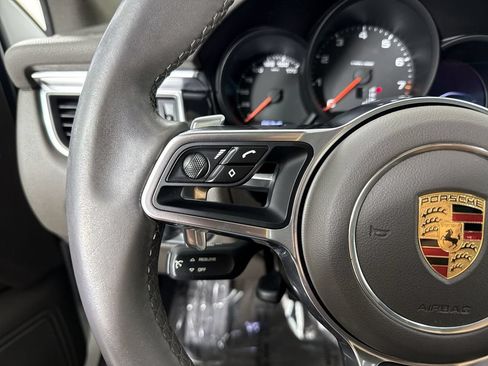 Used 2017 Porsche Macan AWD/4WD image 37