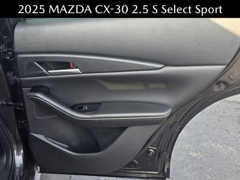 New 2025 MAZDA CX-30 AWD 2.5 S w/ Select Sport Pkg image 17