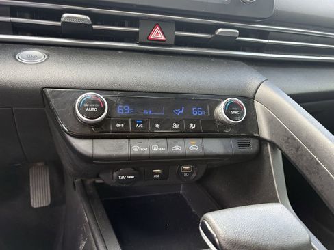 Used 2021 Hyundai Elantra SEL image 19