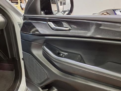 Used 2023 Jeep Grand Cherokee L Laredo image 24