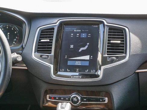 Used 2019 Volvo XC90 T6 Momentum w/ Advanced Package AWD/4WD image 16