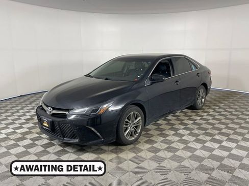 Used 2015 Toyota Camry SE FWD image 1