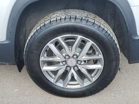 Used 2018 GMC Acadia SLE image 36