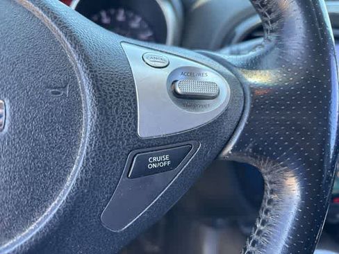 Used 2011 Nissan Juke SL image 12