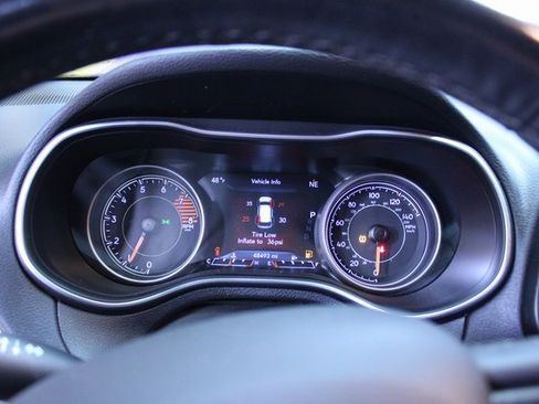 Used 2019 Jeep Cherokee Trailhawk w/ Comfort & Convenience Group image 19