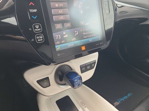Used 2018 Toyota Prius Prime Advanced FWD image 14