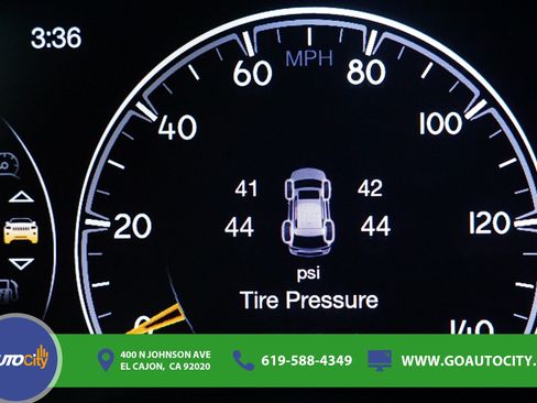 Used 2018 Jeep Grand Cherokee Altitude RWD image 3