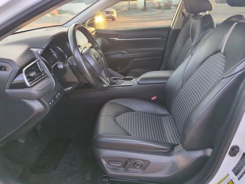 Used 2021 Toyota Camry SE image 16