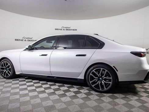 Used 2023 BMW 740i RWD image 11
