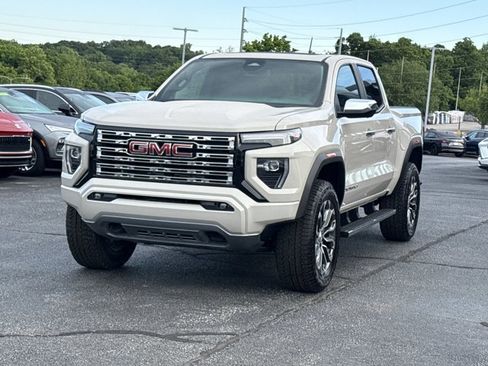 New 2026 GMC Canyon Denali AWD/4WD image 13