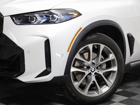 Certified 2026 BMW X5 xDrive40i w/ Climate Comfort Package image 3