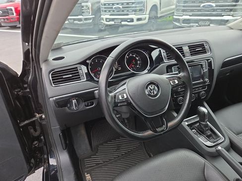 Used 2017 Volkswagen Jetta SEL FWD image 8