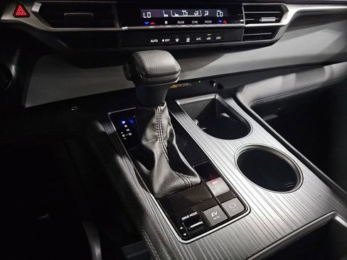 Certified 2025 Toyota Sienna LE image 15