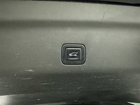 Used 2022 Chevrolet Tahoe LT w/ LT Signature Plus Package image 21