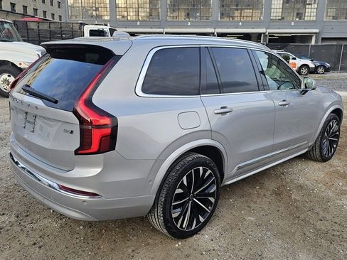 Certified 2025 Volvo XC90 B6 Plus image 4