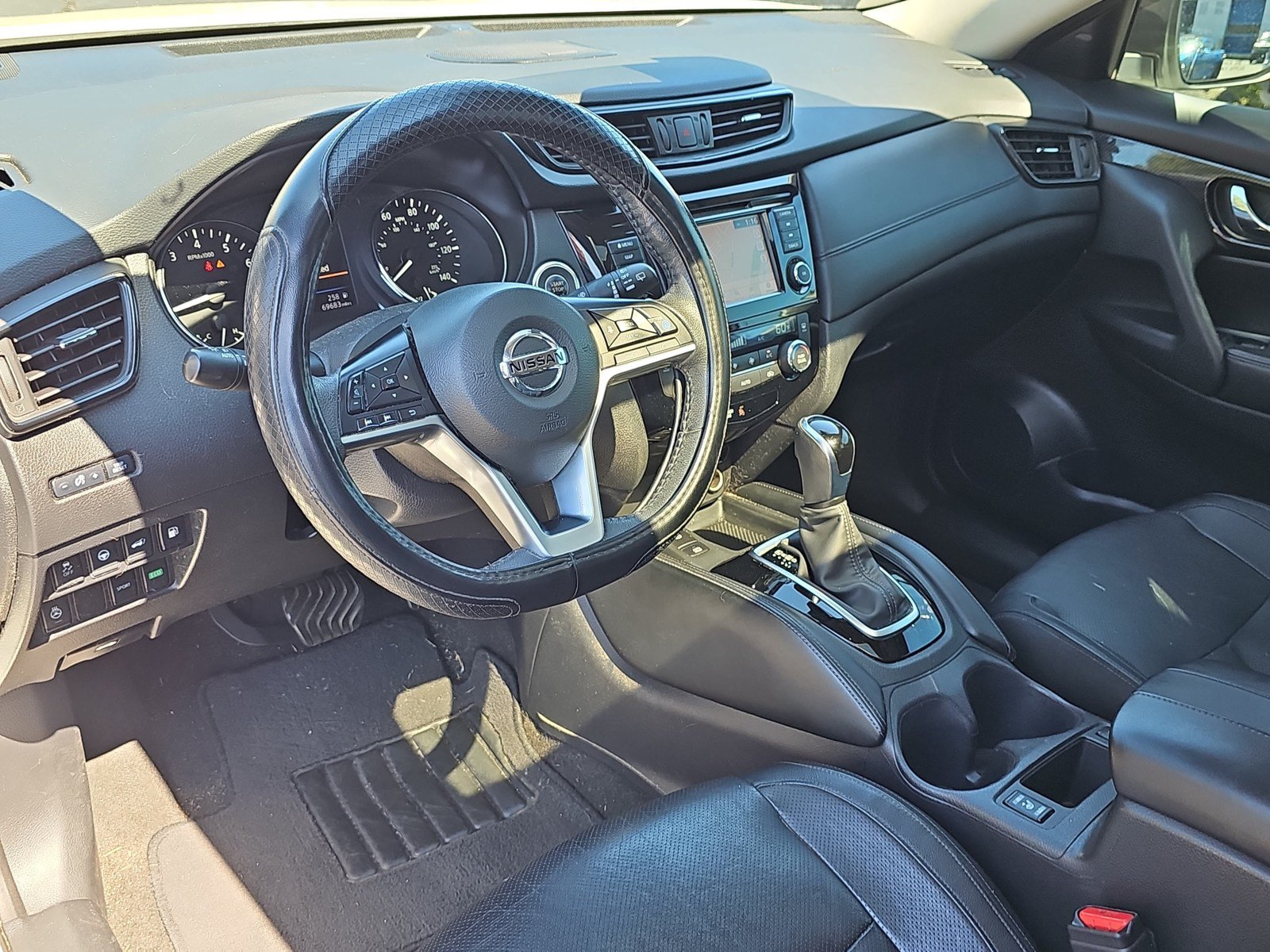 Used 2020 Nissan Rogue SL w/ Premium Package FWD image 16