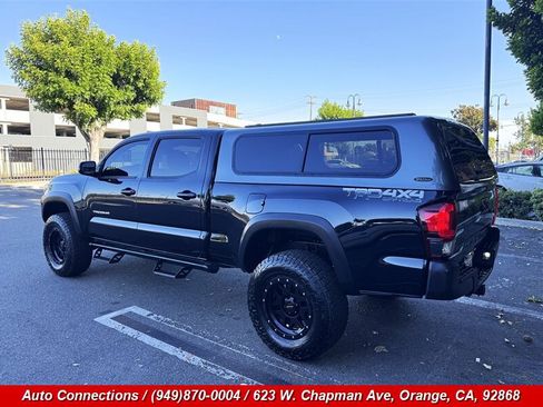 Used 2018 Toyota Tacoma TRD Off-Road AWD/4WD image 4