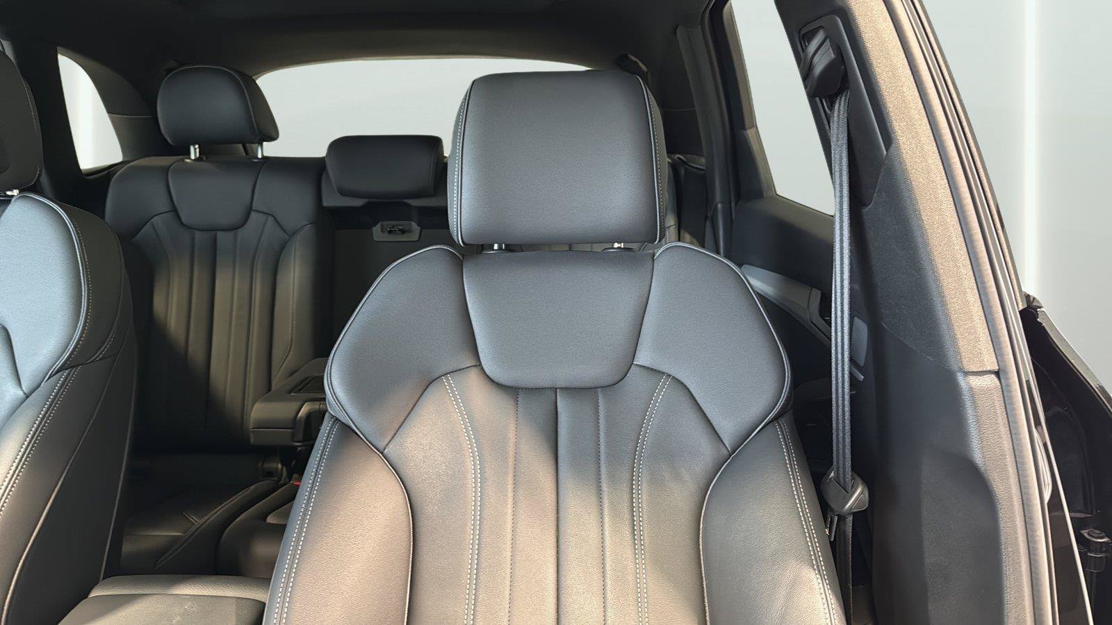 Used 2025 Audi Q5 2.0T Premium AWD/4WD image 23