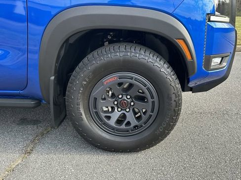 Certified 2025 Nissan Frontier PRO-4X image 13