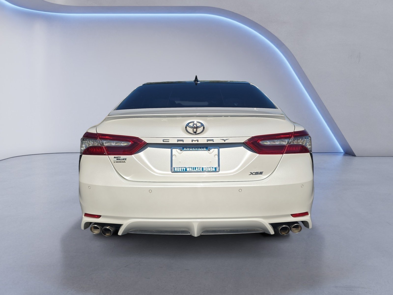 Used 2018 Toyota Camry XSE FWD image 4