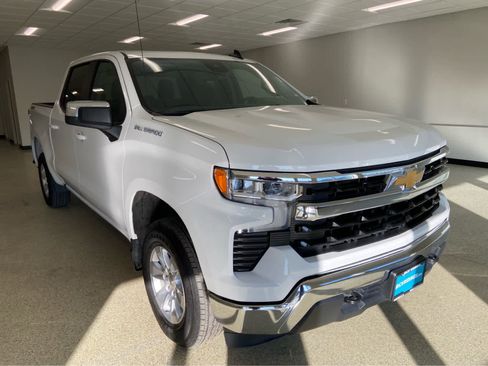Used 2025 Chevrolet Silverado 1500 LT AWD/4WD image 5