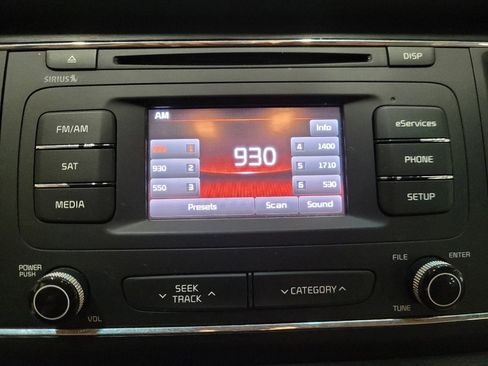 Used 2016 Kia Sedona LX w/ LX Convenience Package FWD image 25