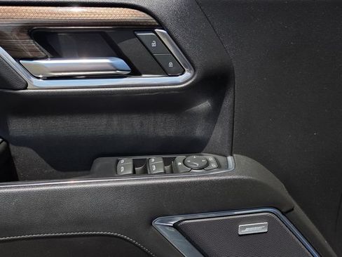 Used 2022 Chevrolet Silverado 1500 LT Trail Boss w/ Convenience Package II AWD/4WD image 18