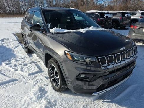 Used 2022 Jeep Compass Limited image 2