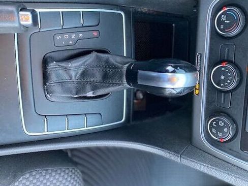 Used 2013 Volkswagen Passat 2.5 S image 13