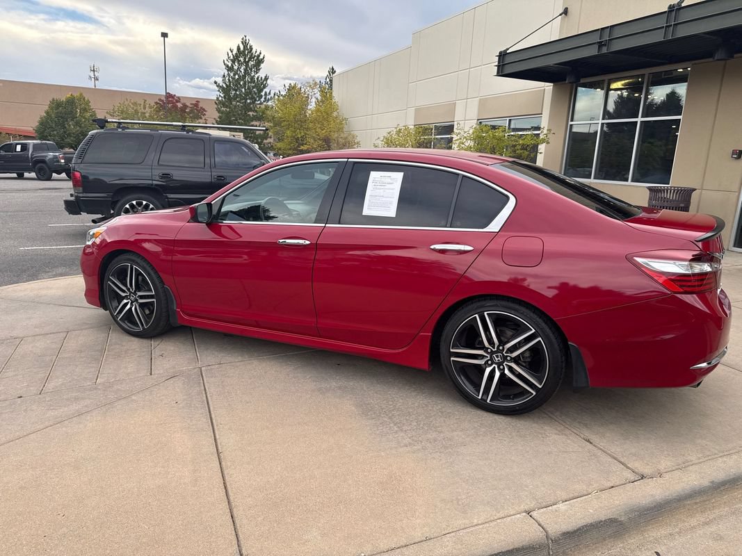 Used 2017 Honda Accord Sport image 11