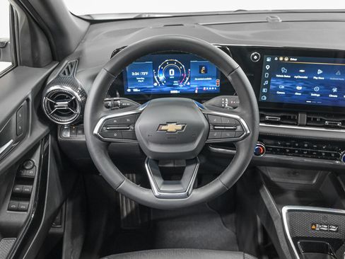 Used 2025 Chevrolet Equinox LT w/ Convenience Package II FWD image 17