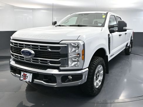 Used 2024 Ford F350 XLT w/ FX4 Off-Road Package image 12