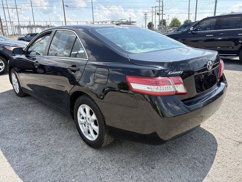 Used 2010 Toyota Camry LE FWD image 12